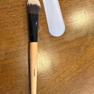 Benefit Cosmetics Foundation Brush with Protective Case